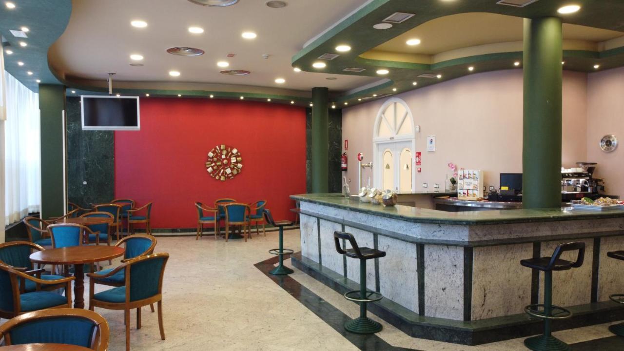 Checkin Madrid Parla Hotel Екстериор снимка