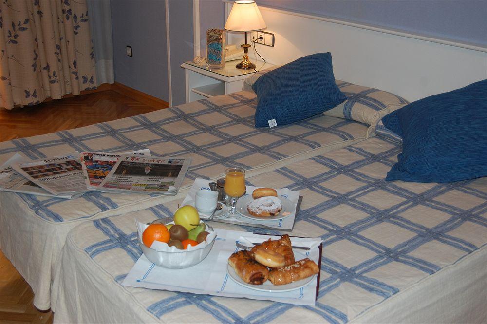 Checkin Madrid Parla Hotel Екстериор снимка