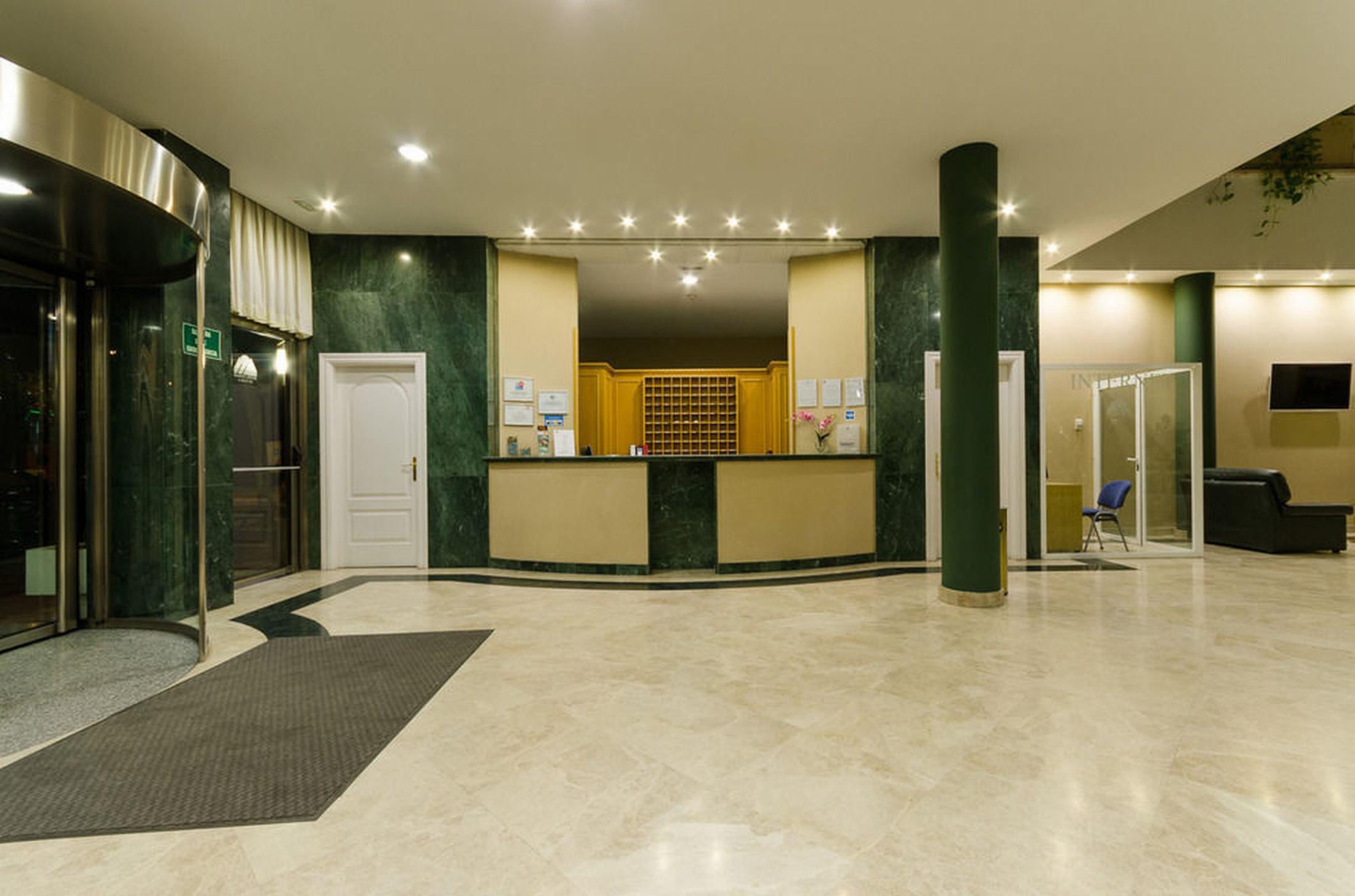 Checkin Madrid Parla Hotel Екстериор снимка