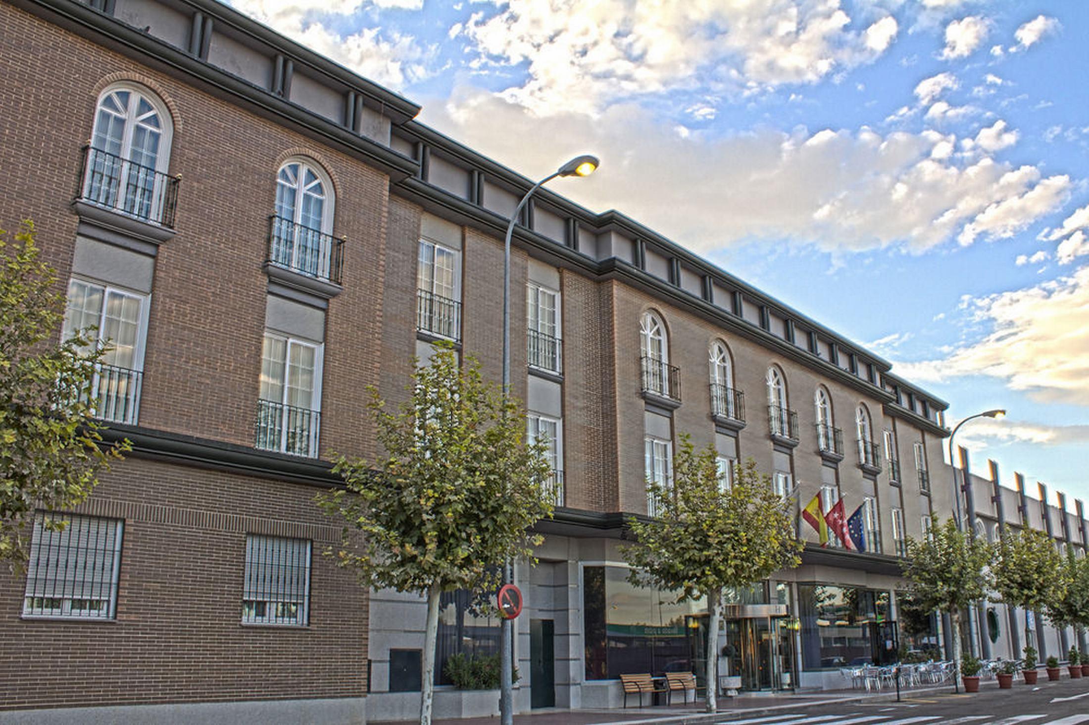 Checkin Madrid Parla Hotel Екстериор снимка