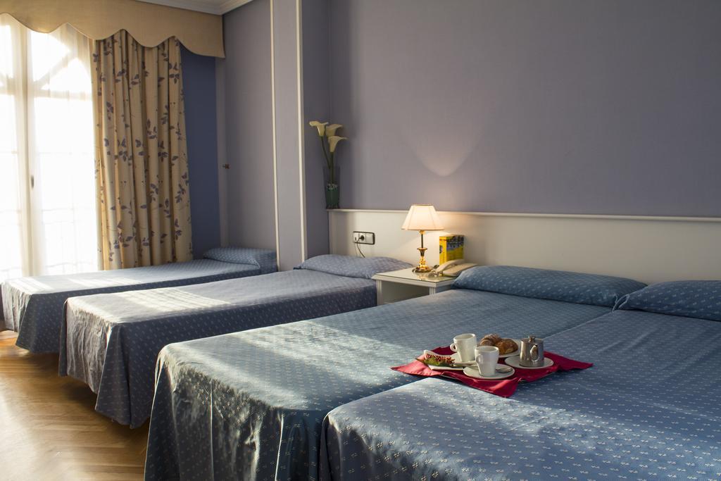 Checkin Madrid Parla Hotel Стая снимка
