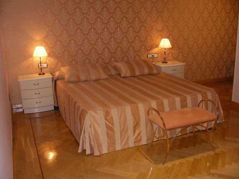 Checkin Madrid Parla Hotel Стая снимка