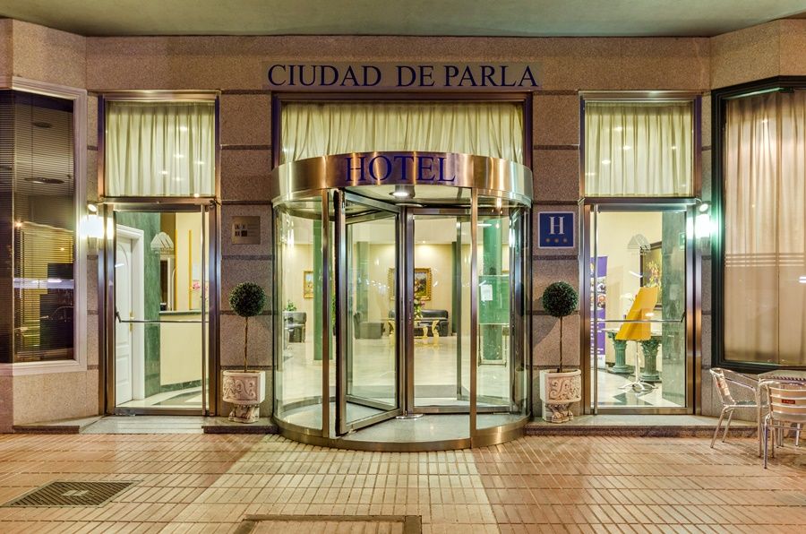 Checkin Madrid Parla Hotel Екстериор снимка