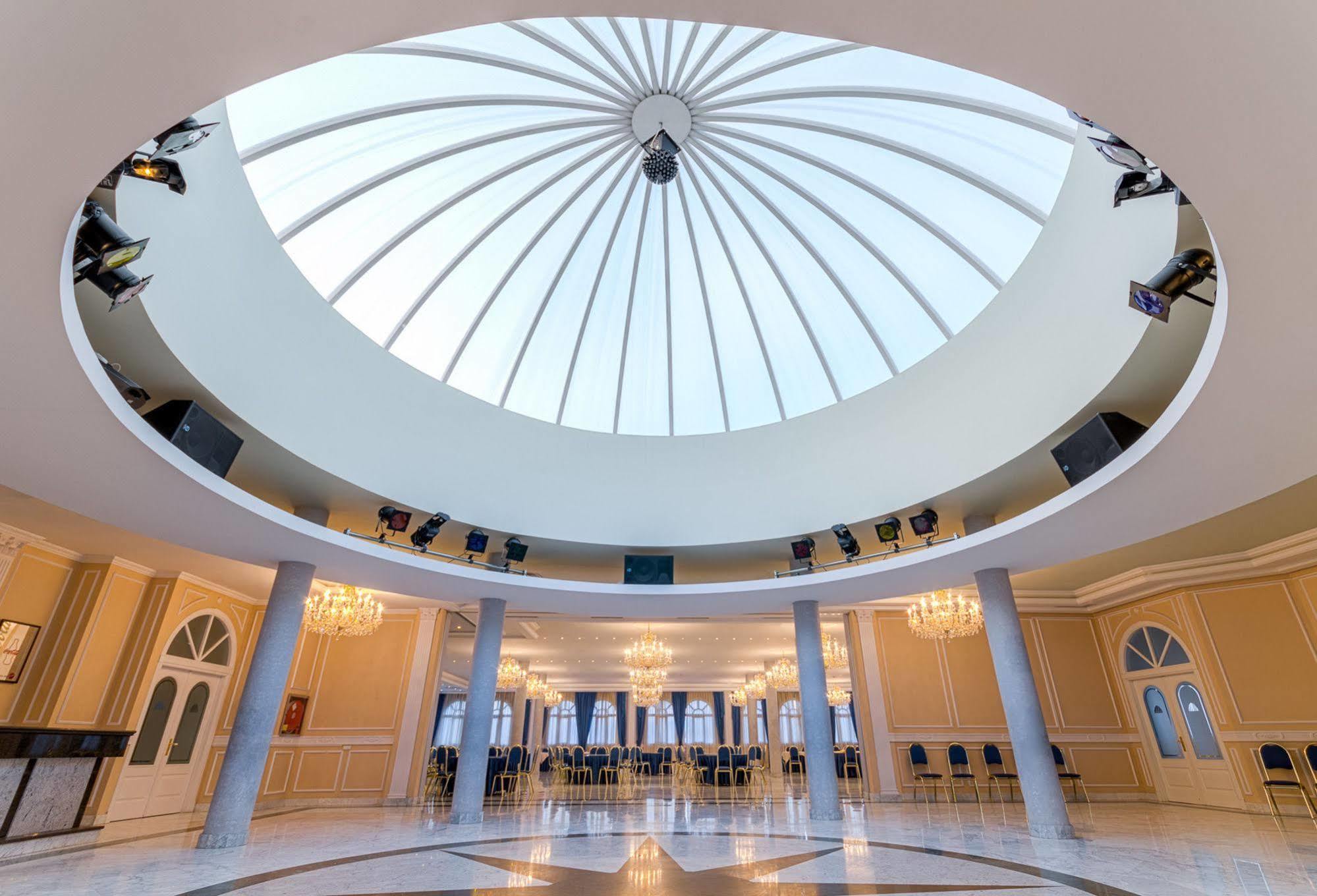Checkin Madrid Parla Hotel Екстериор снимка