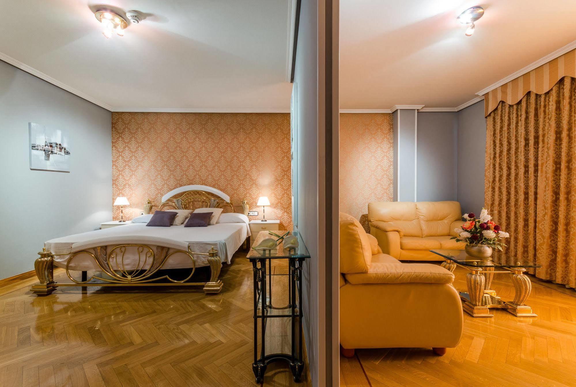 Checkin Madrid Parla Hotel Екстериор снимка