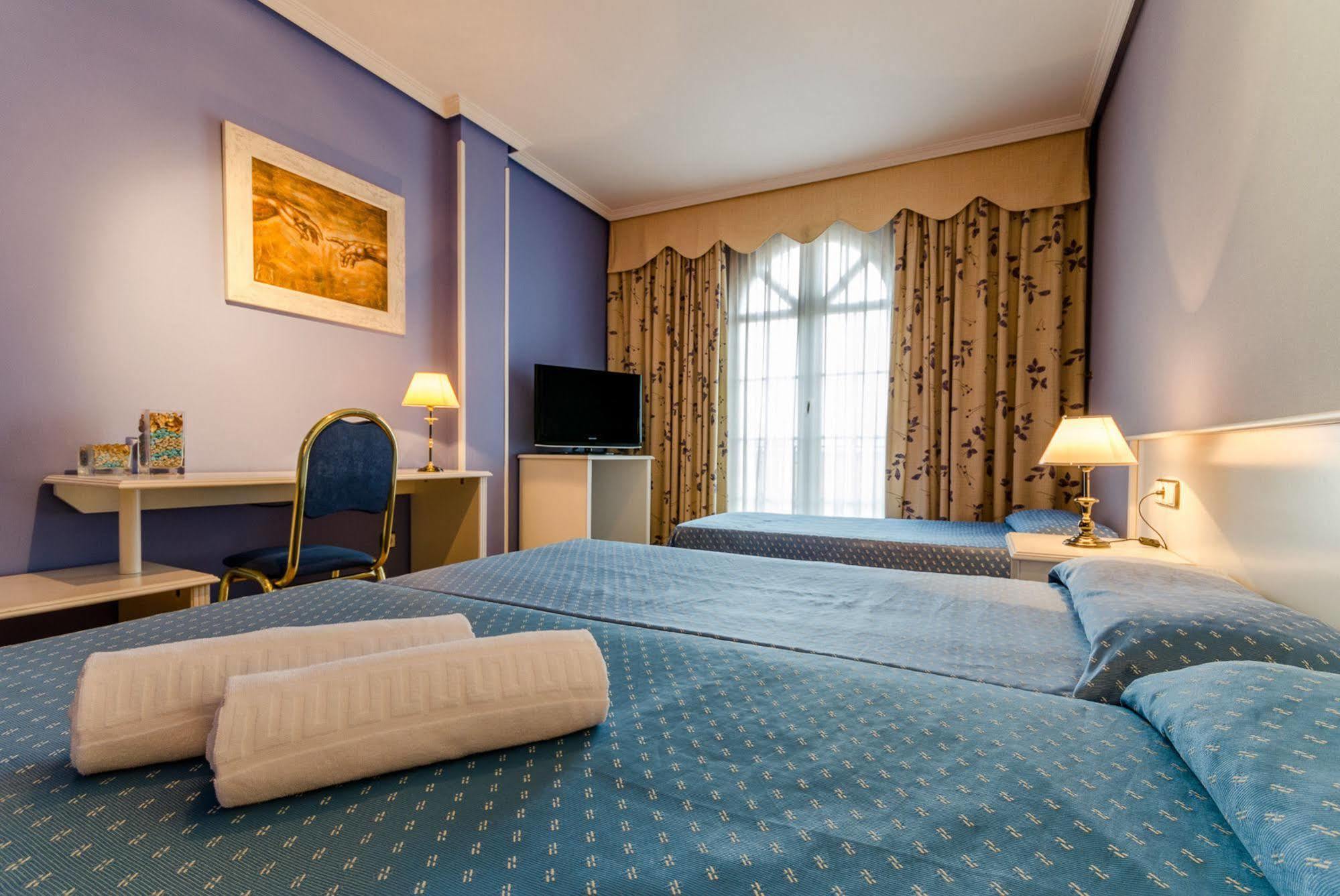 Checkin Madrid Parla Hotel Екстериор снимка