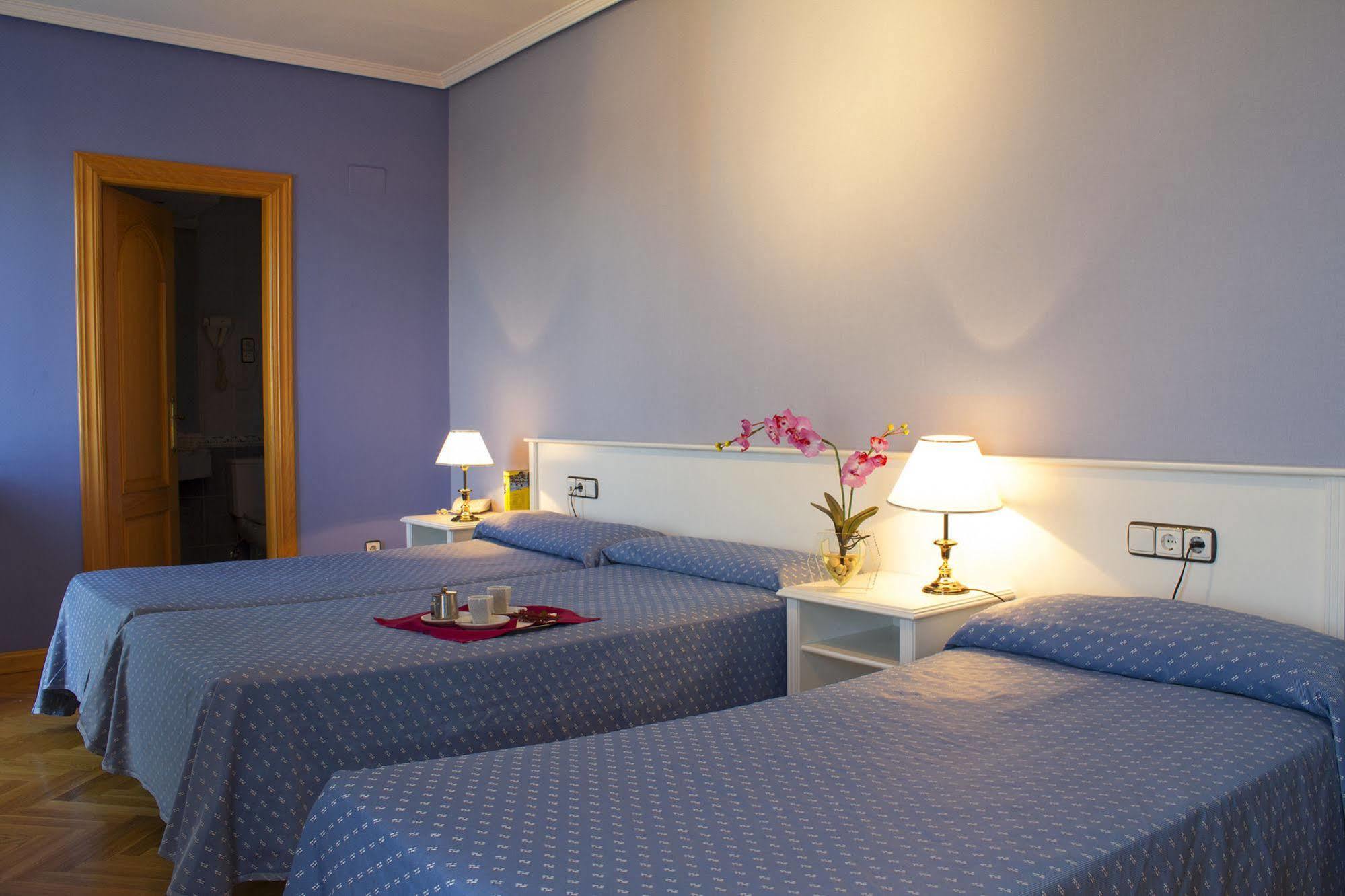 Checkin Madrid Parla Hotel Екстериор снимка