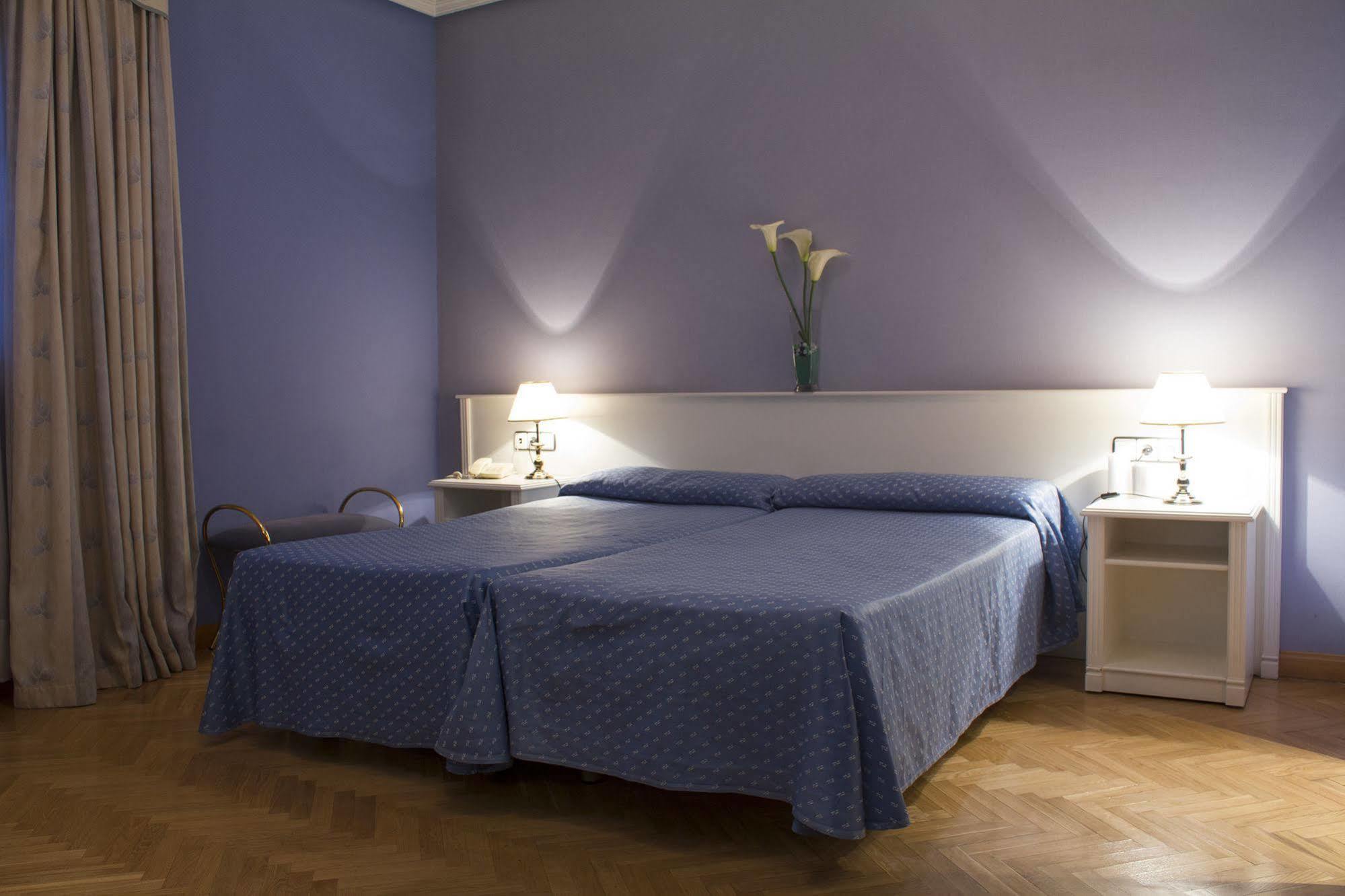 Checkin Madrid Parla Hotel Екстериор снимка