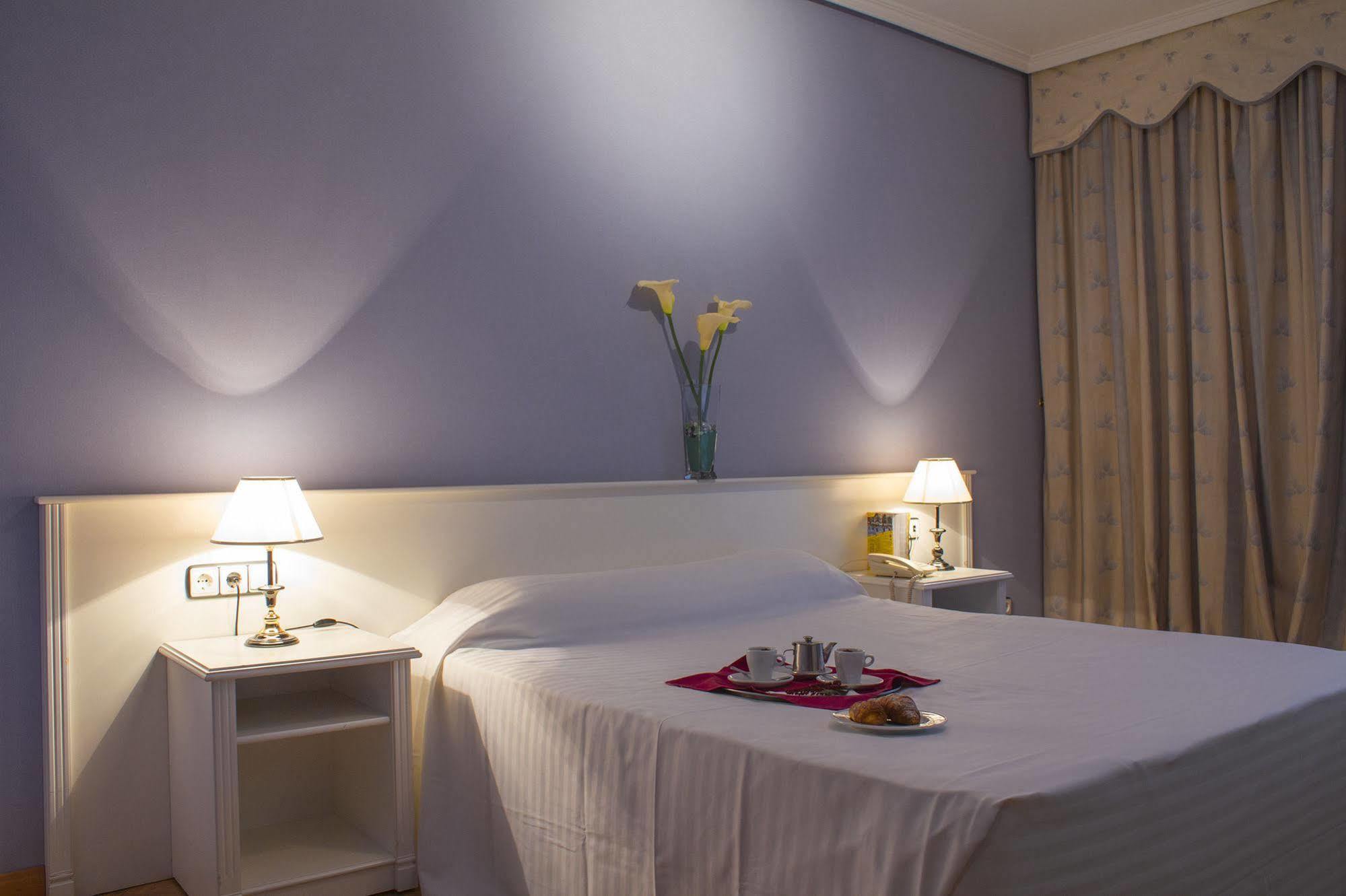 Checkin Madrid Parla Hotel Екстериор снимка
