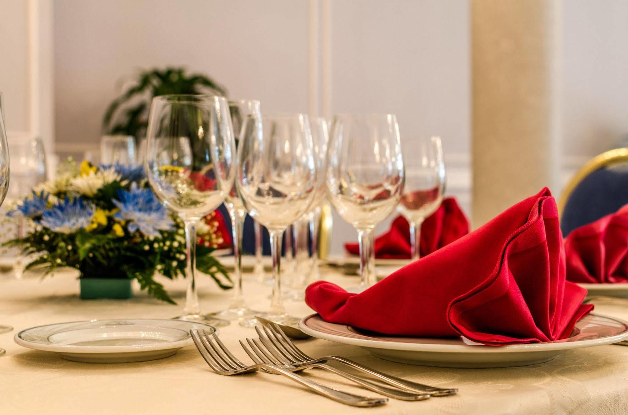 Checkin Madrid Parla Hotel Екстериор снимка
