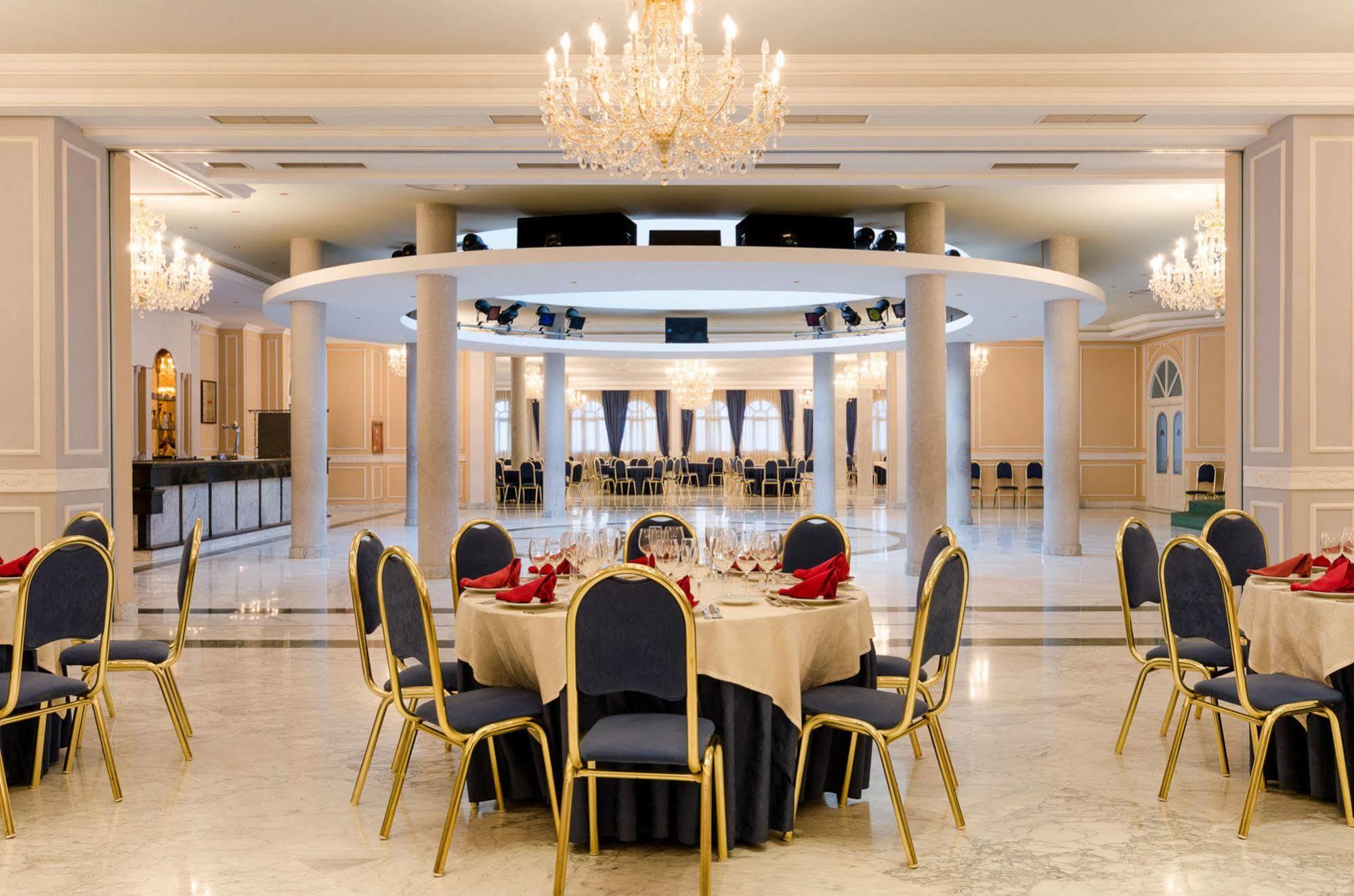 Checkin Madrid Parla Hotel Екстериор снимка